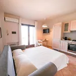 Kelly Apartment *